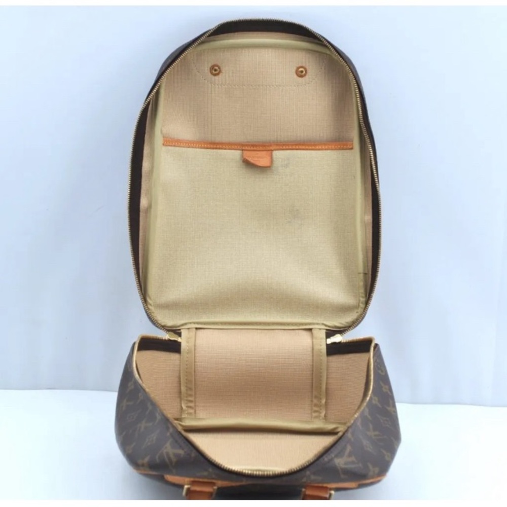 Auth LOUIS VUITTON Excursion Monogram Handbag Monogram Canvas - Picture 5 of 8